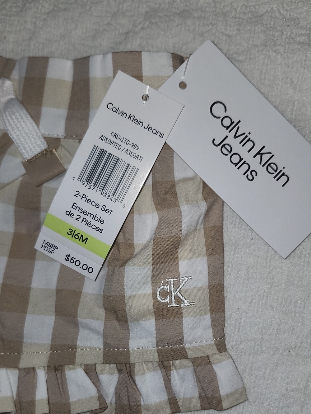 Calvin Klein Jeans Baby Girls White Smocked Top & Gingham Ruffled Shorts Set NWT - Picture 9 of 11